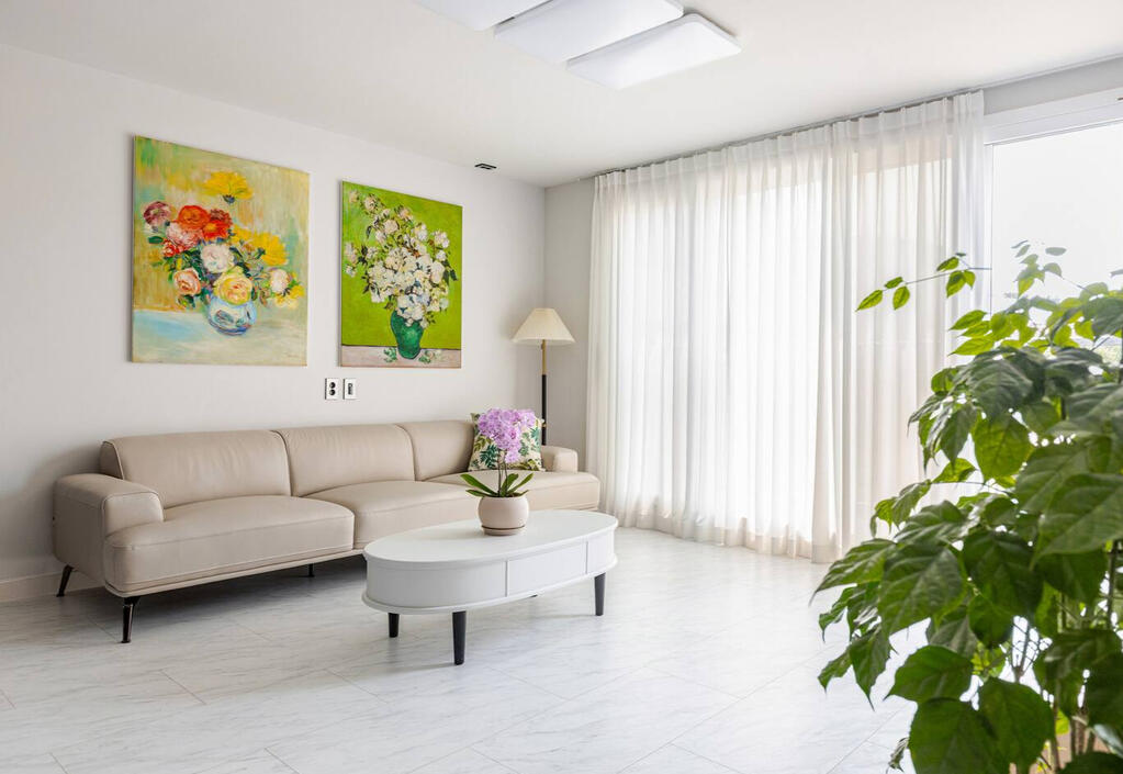 Enter your home to a spacious living room Enter your home to a spacious living room