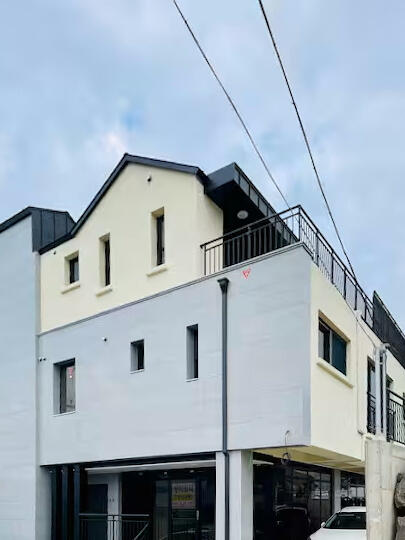 The building where you will stay. The building where you will stay.