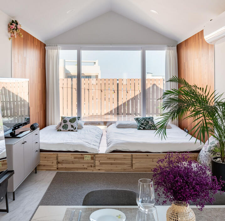 An added single mattress for a third guest An added single mattress for a third guest